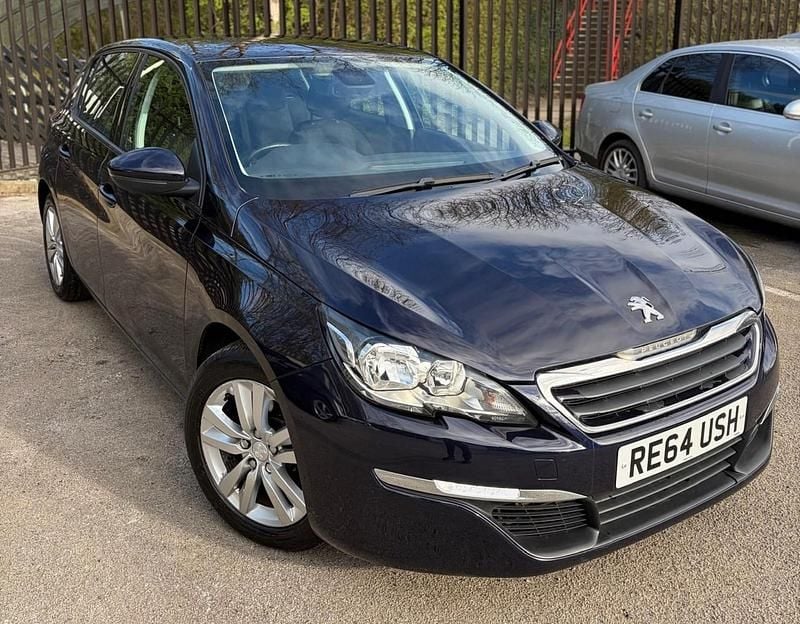 Used Peugeot 308 Active 115 HP (84 kW) 2015 Blue Hatchback