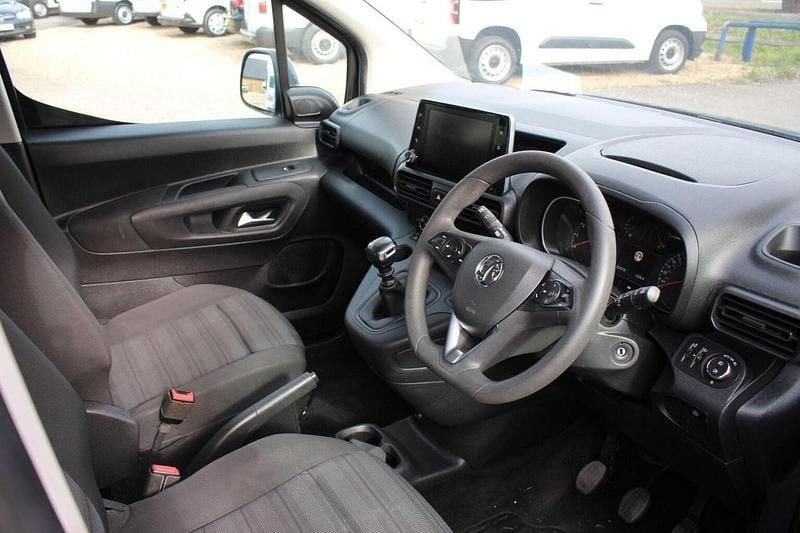 Used Vauxhall Combo S 110 HP (80 kW) 2019 Blue MPV