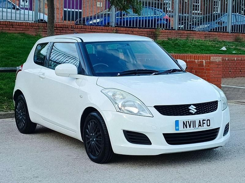 White Used 2011 Suzuki Swift Hatchback | £2,000 (Good price) - Image 1/4