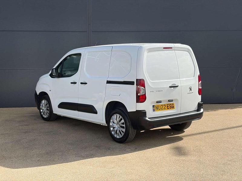 Used Peugeot Partner Premium 131 HP (96 kW) 2022 White MPV