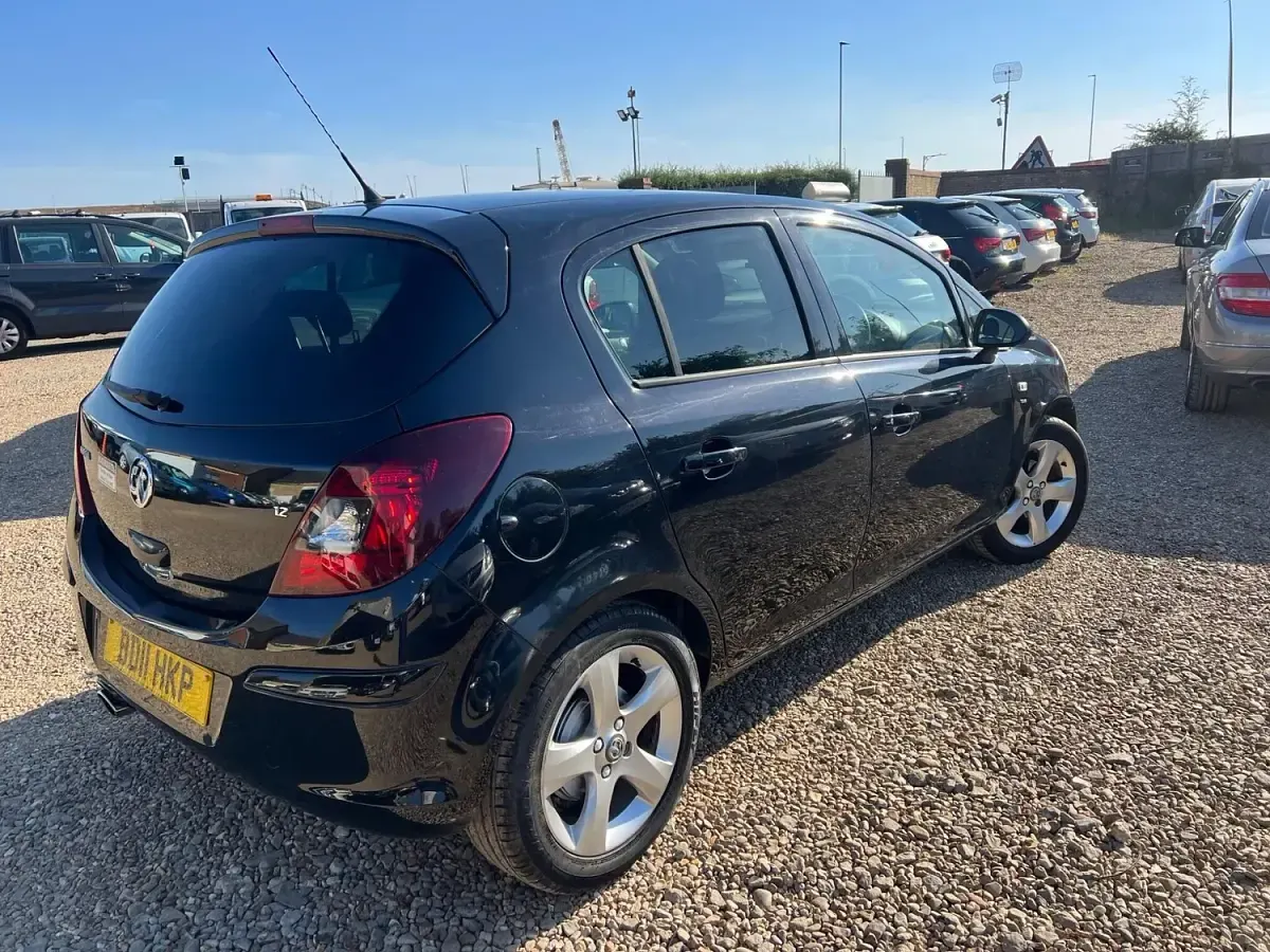 Used Vauxhall Corsa 85 HP (62 kW) 2011 Black Hatchback