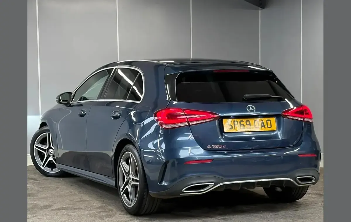Used Mercedes A180 Executive 113 HP (83 kW) 2019 Blue Hatchback