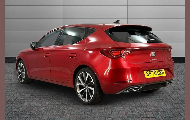 Used Seat Leon FR First Edition 147 HP (108 kW) 2020 Red Hatchback