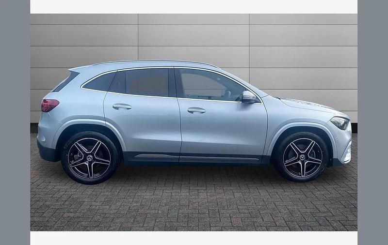 Used Mercedes GLA200 Executive 163 HP (119 kW) 2024 Silver SUV