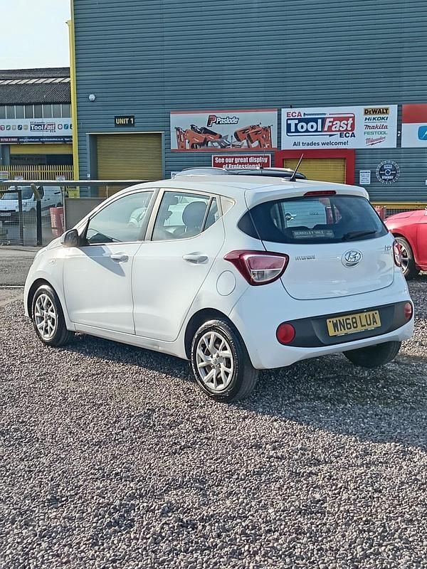 Used Hyundai i10 SE 2018 White Hatchback