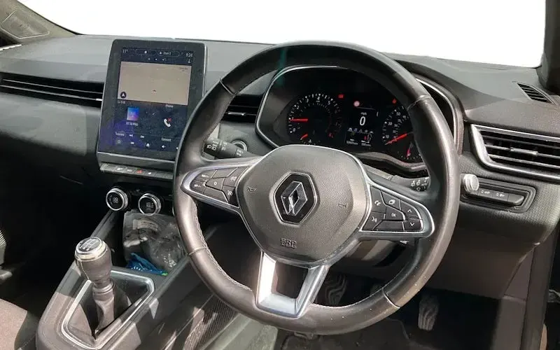 Used Renault Clio Iconic 101 HP (74 kW) 2020 Black Hatchback
