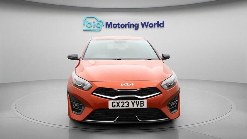 Used Kia ProCeed GT-Line 158 HP (116 kW) 2023 Orange Estate