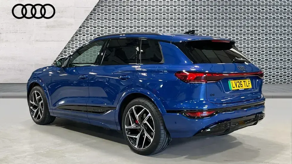 New Audi Q6 e-tron Performance 225 kW (306 HP) 2026 Blue SUV