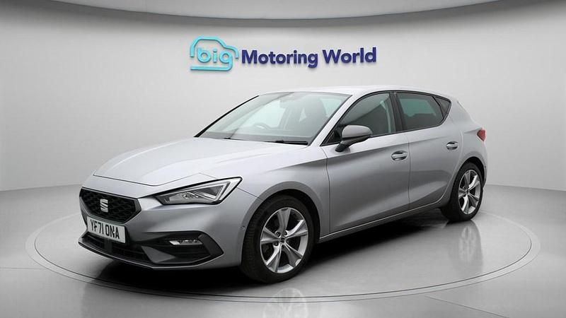 Used Seat Leon FR 130 HP (95 kW) 2022 Silver Hatchback