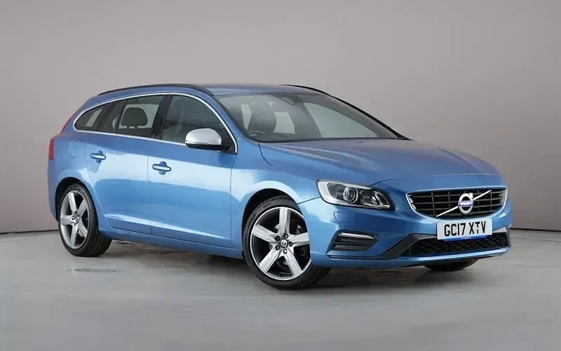 Used Volvo V60 R-Design 120 HP (88 kW) 2017 Estate