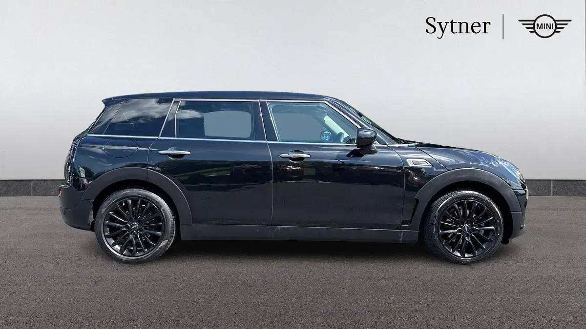 Used Mini Cooper Clubman Classic 134 HP (98 kW) 2023 Black Estate