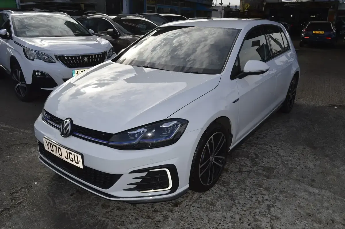 Used VW Golf VII GTE 2020 White Hatchback
