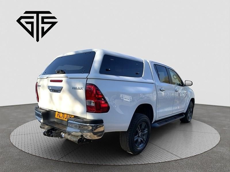 Used Toyota HiLux 150 HP (110 kW) 2021 White Pickup