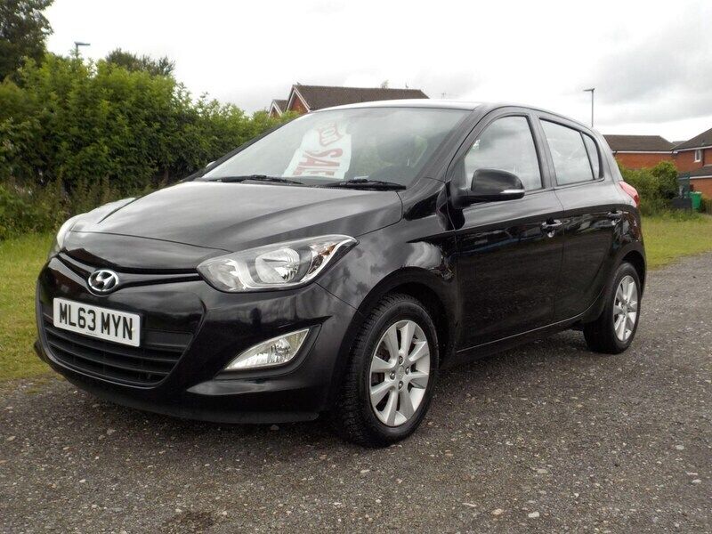 Black Used 2013 Hyundai i20 Active Hatchback | £2,995 (Fair price) - Image 1/4