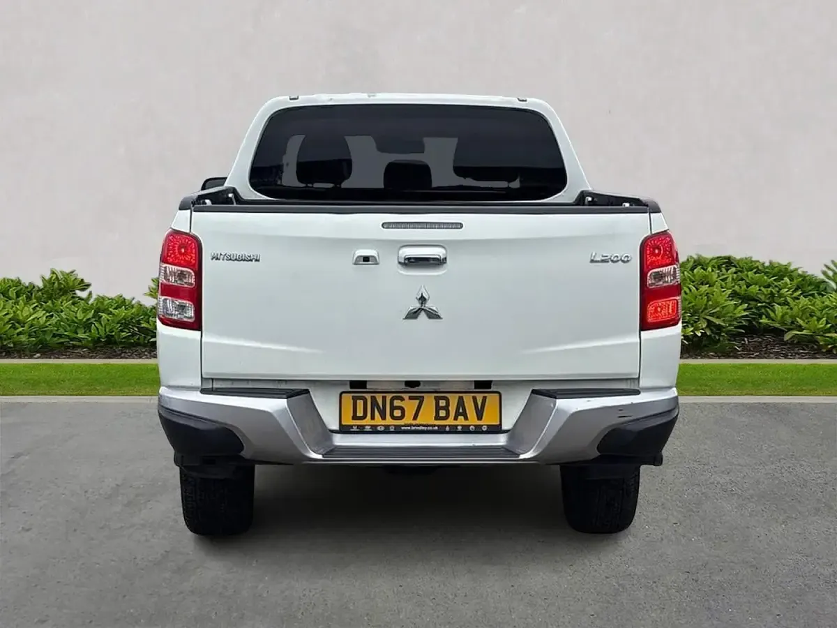 Used Mitsubishi L200 Warrior 178 HP (130 kW) 2017 White Pickup