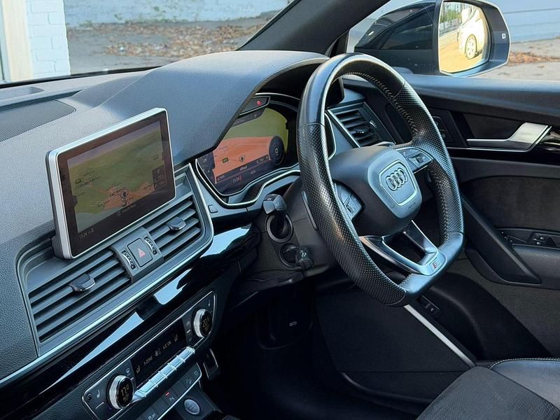 Used Audi Q5 Black Edition 190 HP (139 kW) 2020 Silver SUV