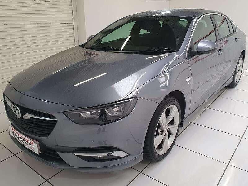 Used Vauxhall Insignia SRi 140 HP (102 kW) 2019 Grey Hatchback