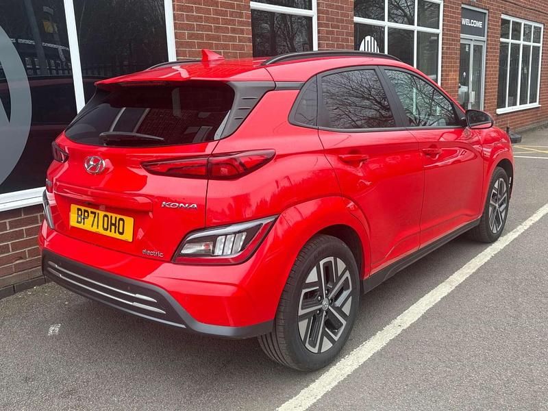 Used Hyundai Kona Premium 100 kW (136 HP) 2022 Red SUV