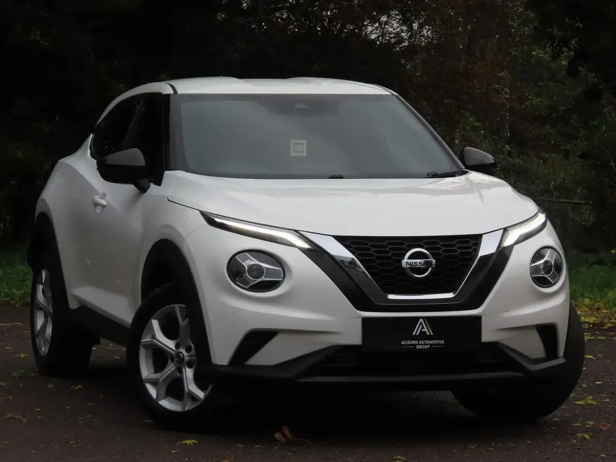 Used Nissan Juke N-Connecta 114 HP (83 kW) 2021 White SUV