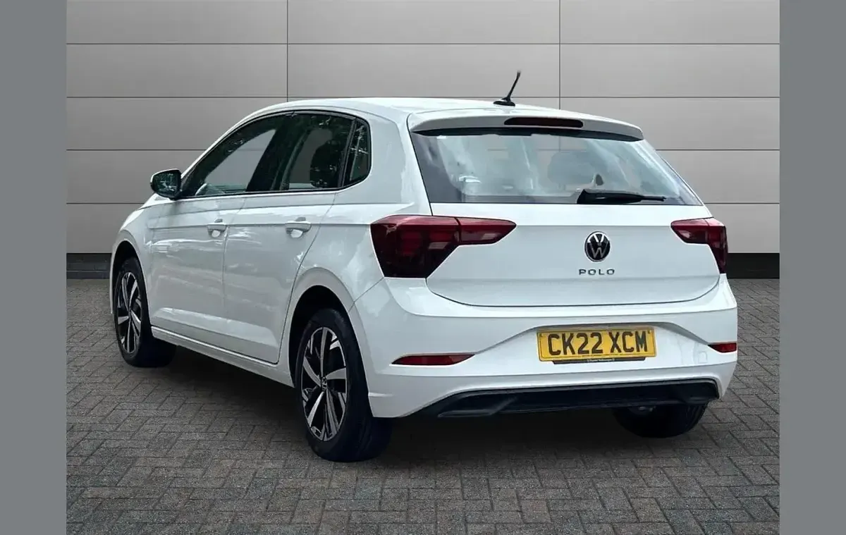 Used VW Polo Life 80 HP (58 kW) 2022 White Hatchback