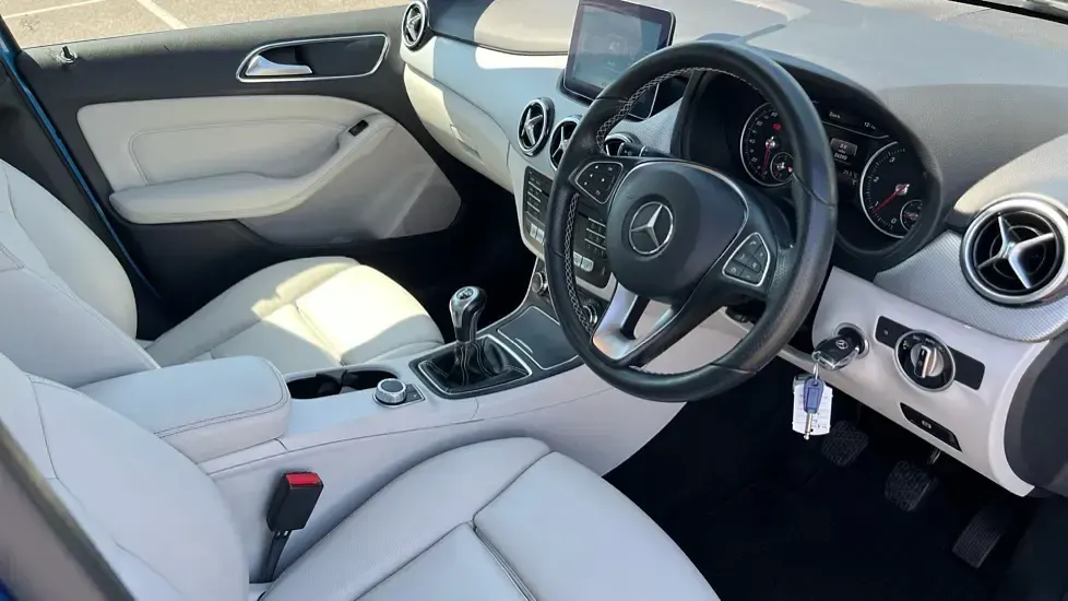 Used Mercedes B200 Premium 136 HP (100 kW) 2017 South sea blue Hatchback