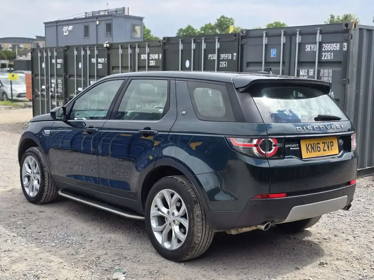 Used Land Rover Discovery Sport HSE 180 HP (132 kW) 2016 Green SUV
