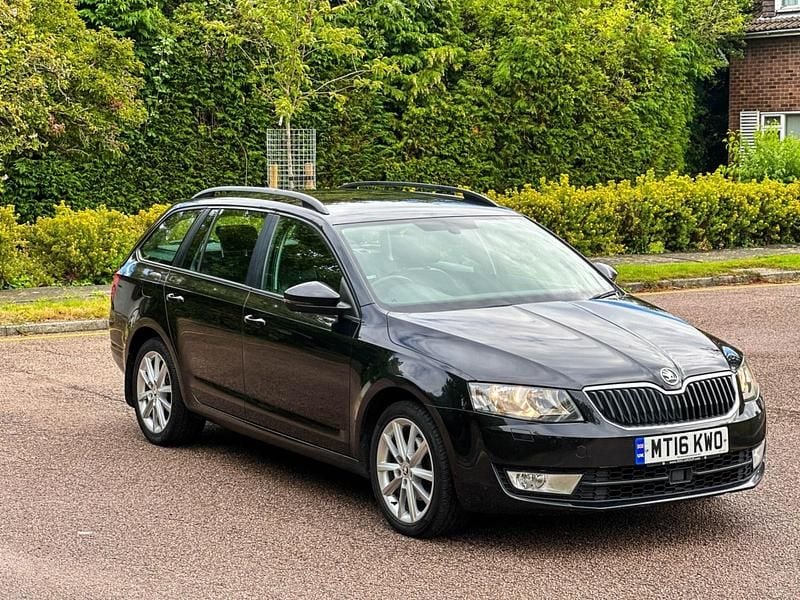 Black Used 2016 Skoda Octavia SE L Estate | £3,900 (Good price) - Image 1/4