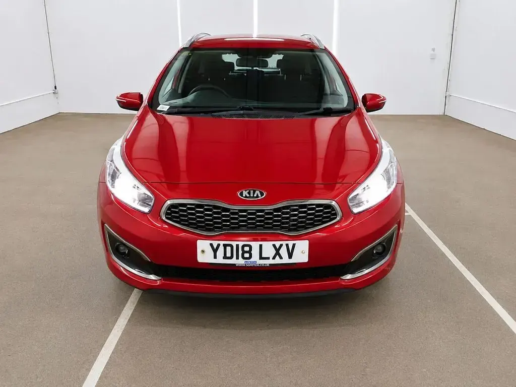 Used Kia Ceed 136 HP (100 kW) 2018 Red Hatchback