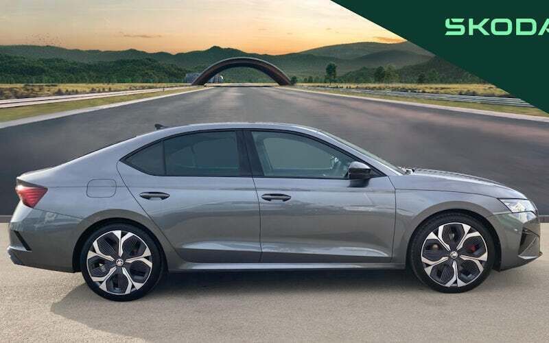 Used Skoda Octavia vRS 265 HP (194 kW) 2025 Hatchback