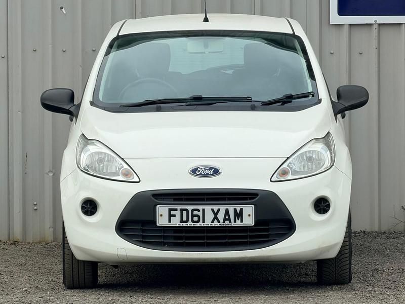 Used Ford Ka Studio 69 HP (50 kW) 2012 White Hatchback