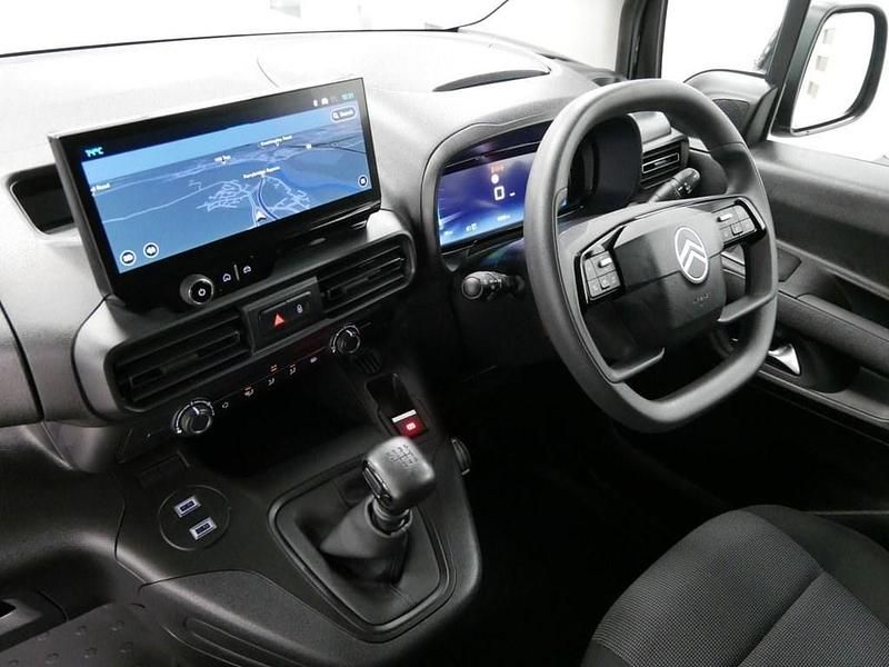 New Citroën Berlingo 100 HP (73 kW) 2025 Black MPV