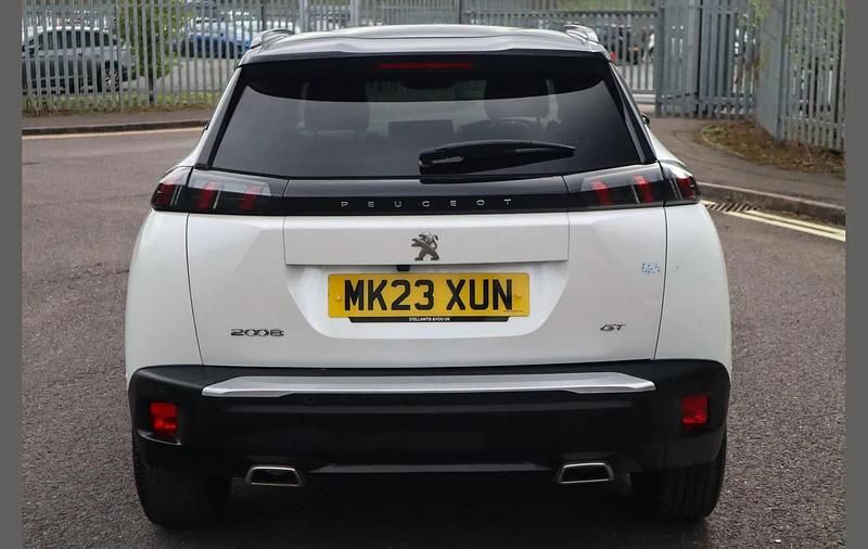 Used Peugeot 2008 GT 129 HP (94 kW) 2023 White SUV