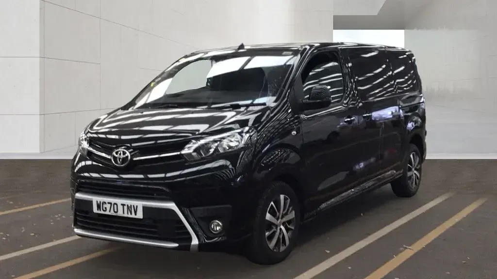Used Toyota Proace Design 120 HP (88 kW) 2021 Black MPV