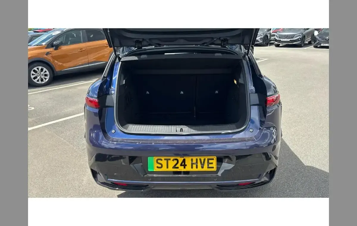Used Renault Megane E-Tech Techno 157 kW (214 HP) 2024 Other Hatchback