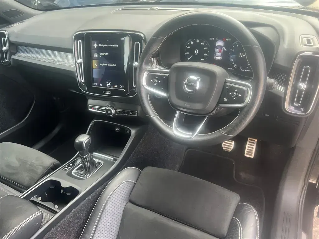 Begagnad Volvo XC40 R-Design 2020 Svart SUV
