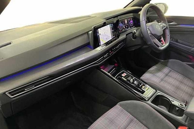 Second-hand VW Golf VIII GTI 245 CP (180 kW) 2024 Gri Hatchback