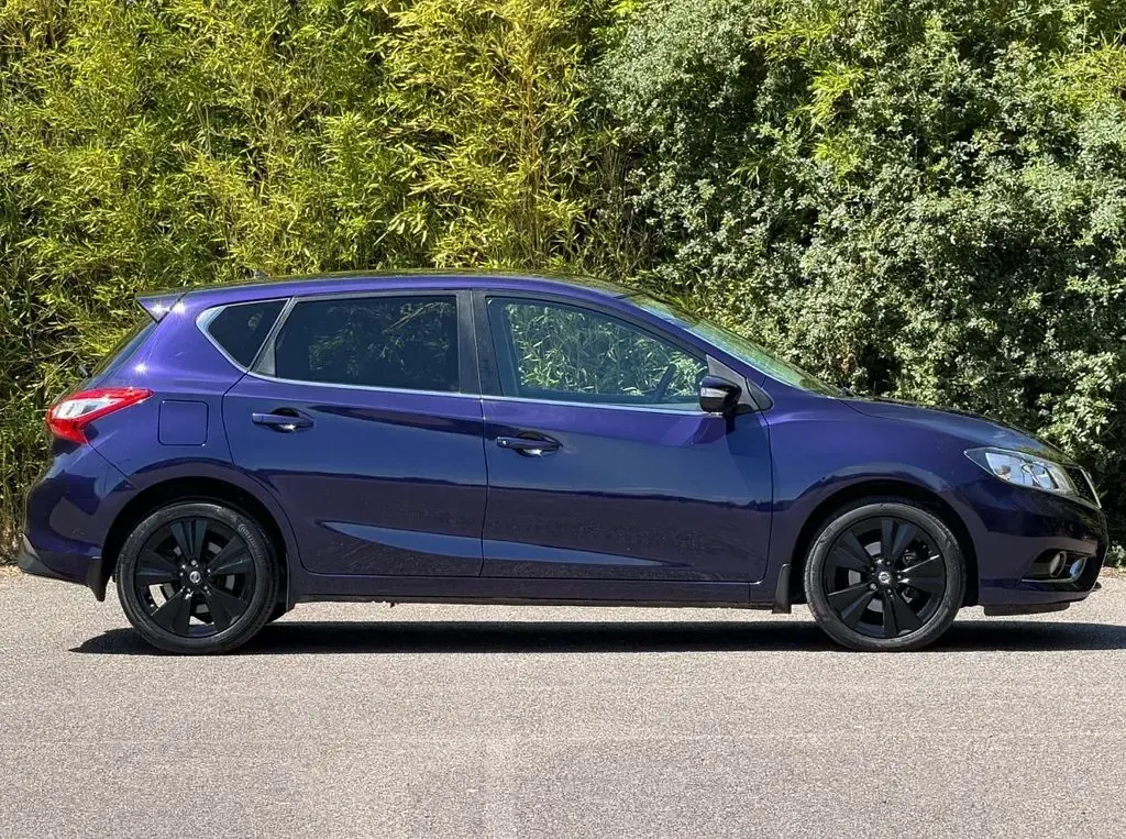Used Nissan Pulsar N-Connecta 115 HP (84 kW) 2018 Blue Hatchback