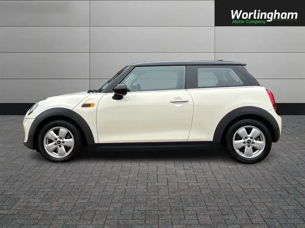 Usado Mini Cooper D Hatch 116 HP (85 kW) 2017 Branco Citadino