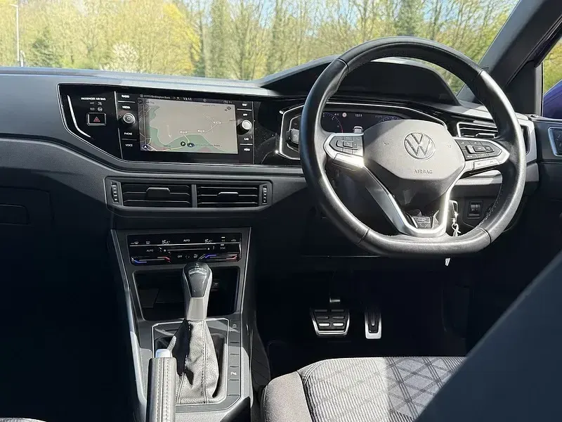 Used VW Polo R-line 110 HP (80 kW) 2022 Mauve/purple Hatchback