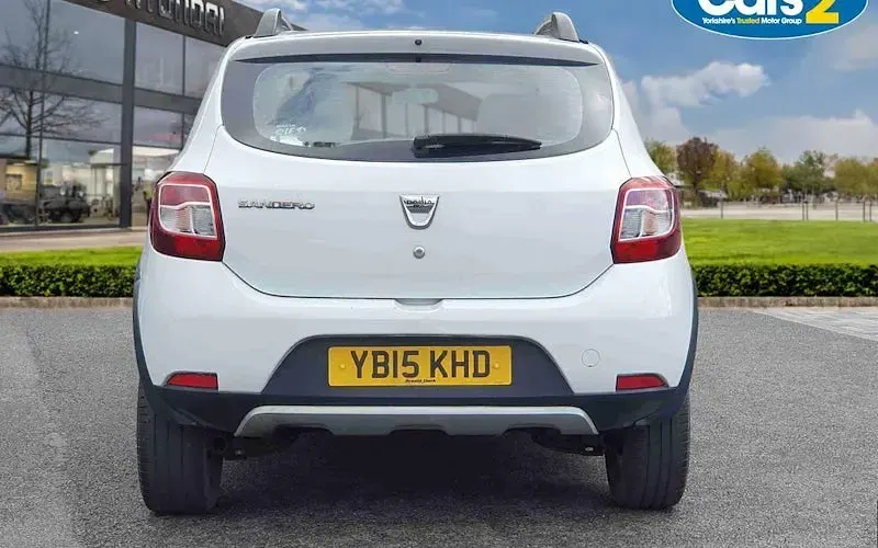 Used Dacia Sandero Ambiance 90 HP (66 kW) 2015 White Hatchback