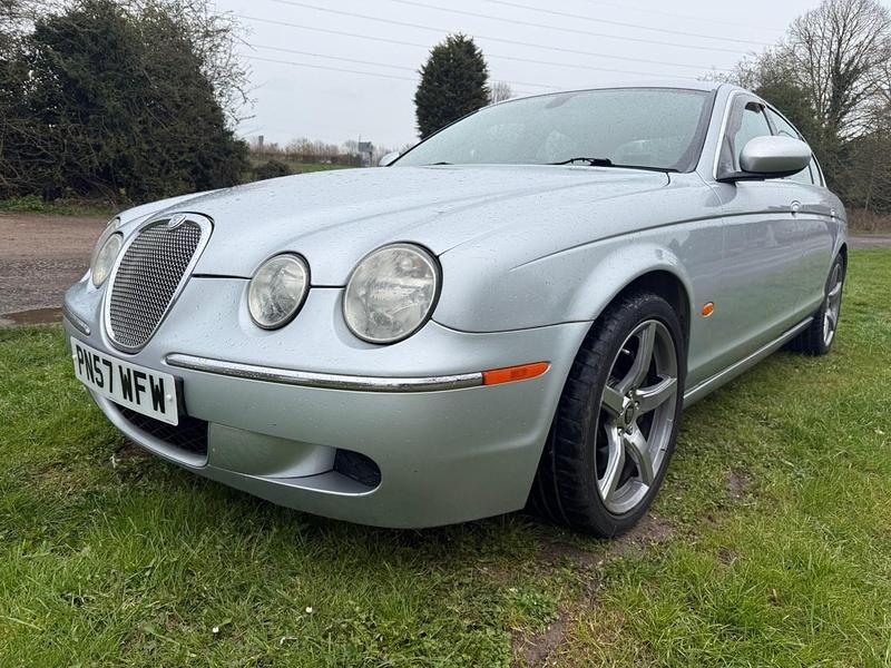 Usado Jaguar S-Type SE 207 HP (152 kW) 2007 Prateado Sedan