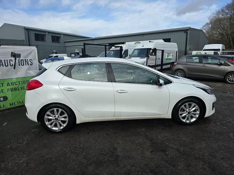 Używany Kia Ceed 136 KM (100 kW) 2017 Biały Hatchback