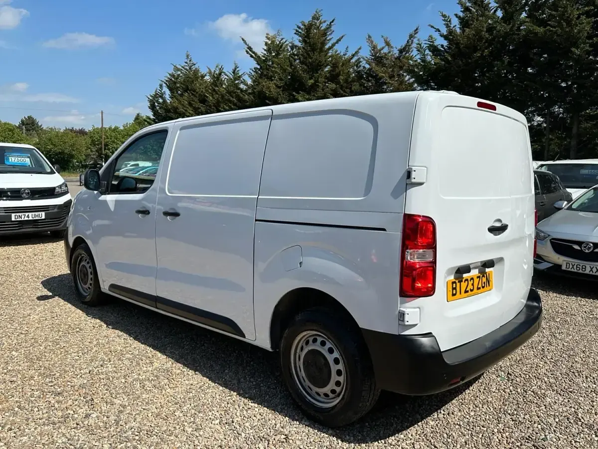 Second-hand Peugeot Expert Premium 2023 Alb Van