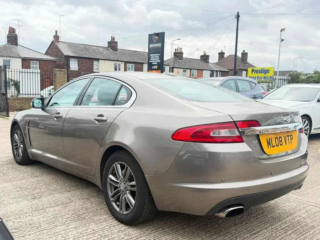 Used Jaguar XF Luxury 207 HP (152 kW) 2008 Grey Sedan