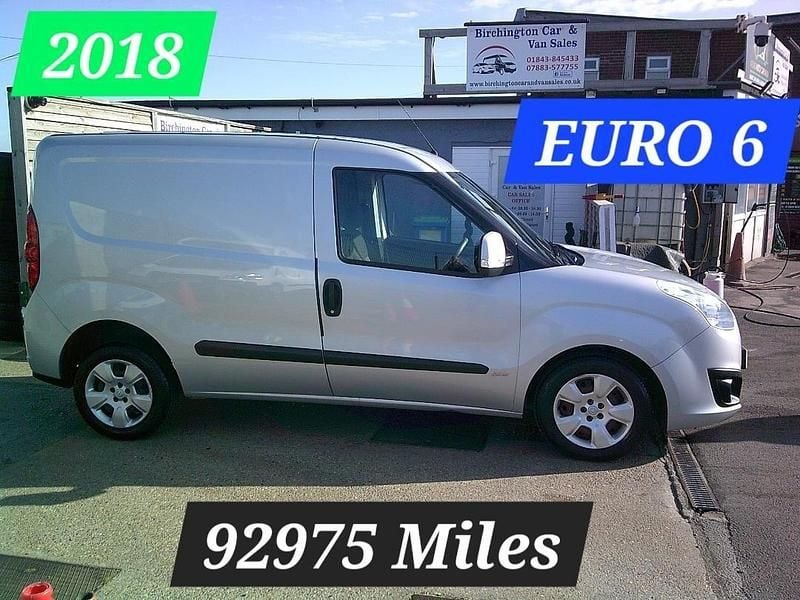 Second-hand Vauxhall Combo Sportive 2018 Argintiu Monovolum