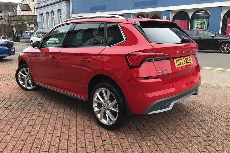 Used Skoda Kamiq SE L Executive 110 HP (80 kW) 2023 Velvet red metallic SUV