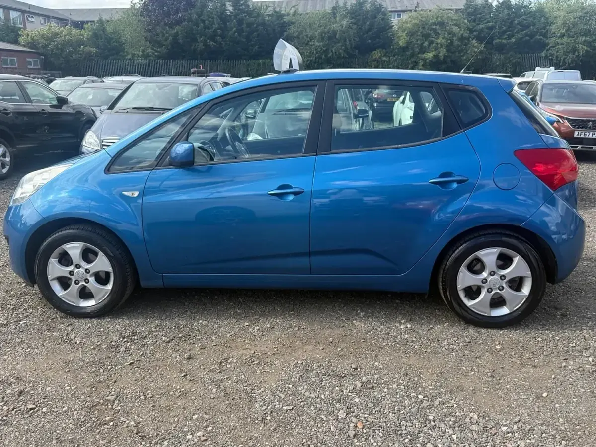 Used Kia Venga 2011 Blue Hatchback
