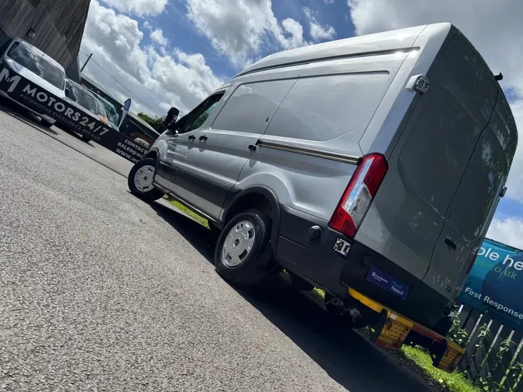 Used Ford Transit 155 HP (114 kW) 2015 Silver Van