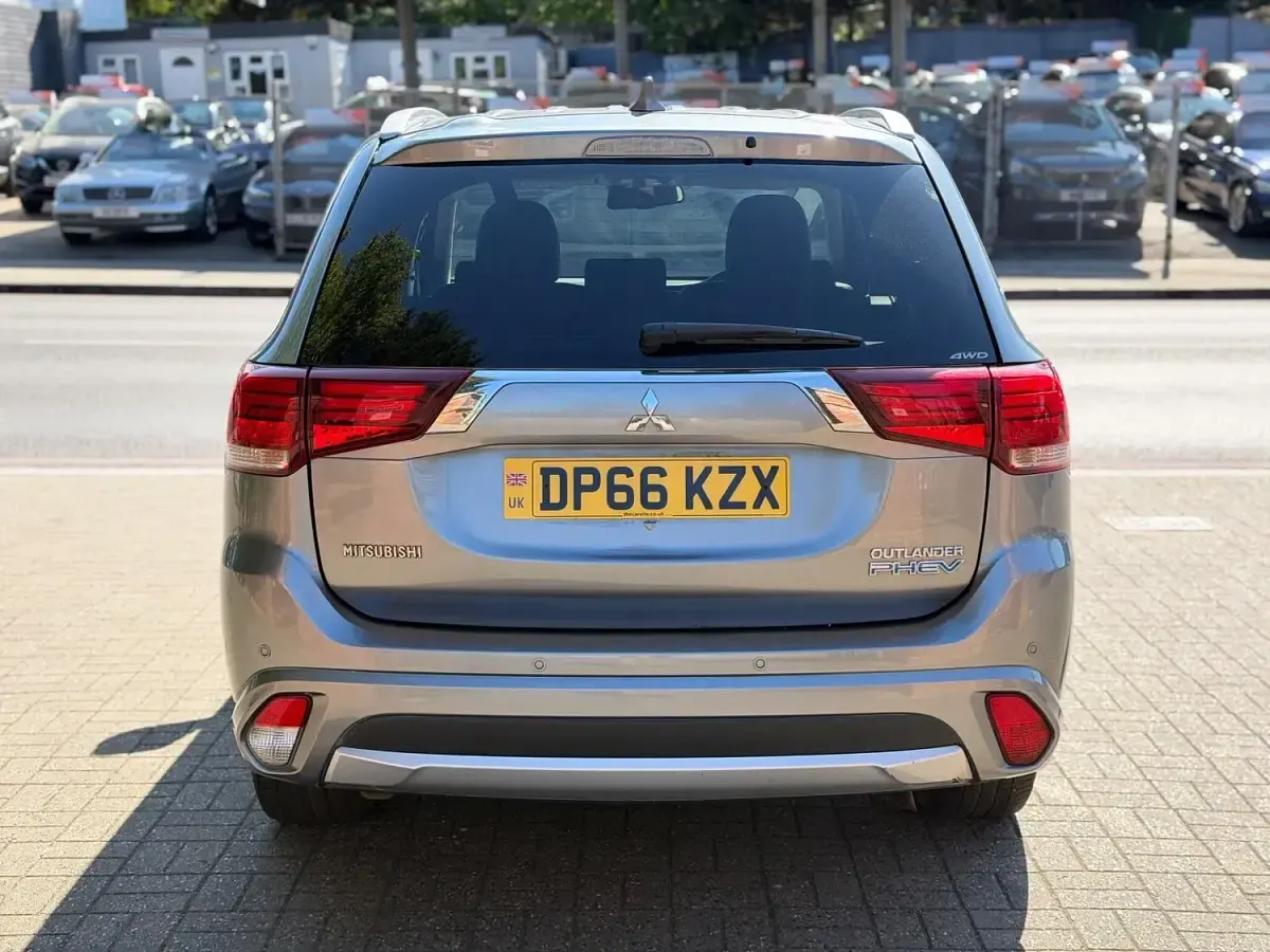 Used Mitsubishi Outlander P-HEV 2017 Grey Estate