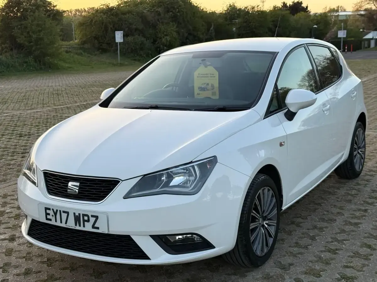 Begagnad Seat Ibiza SE 90 HK (66 kW) 2017 Vit Halvkombi